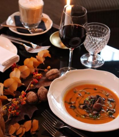 Hotel des Grands Voyageurs - Four-hands menu– The Upside-Down Dinner